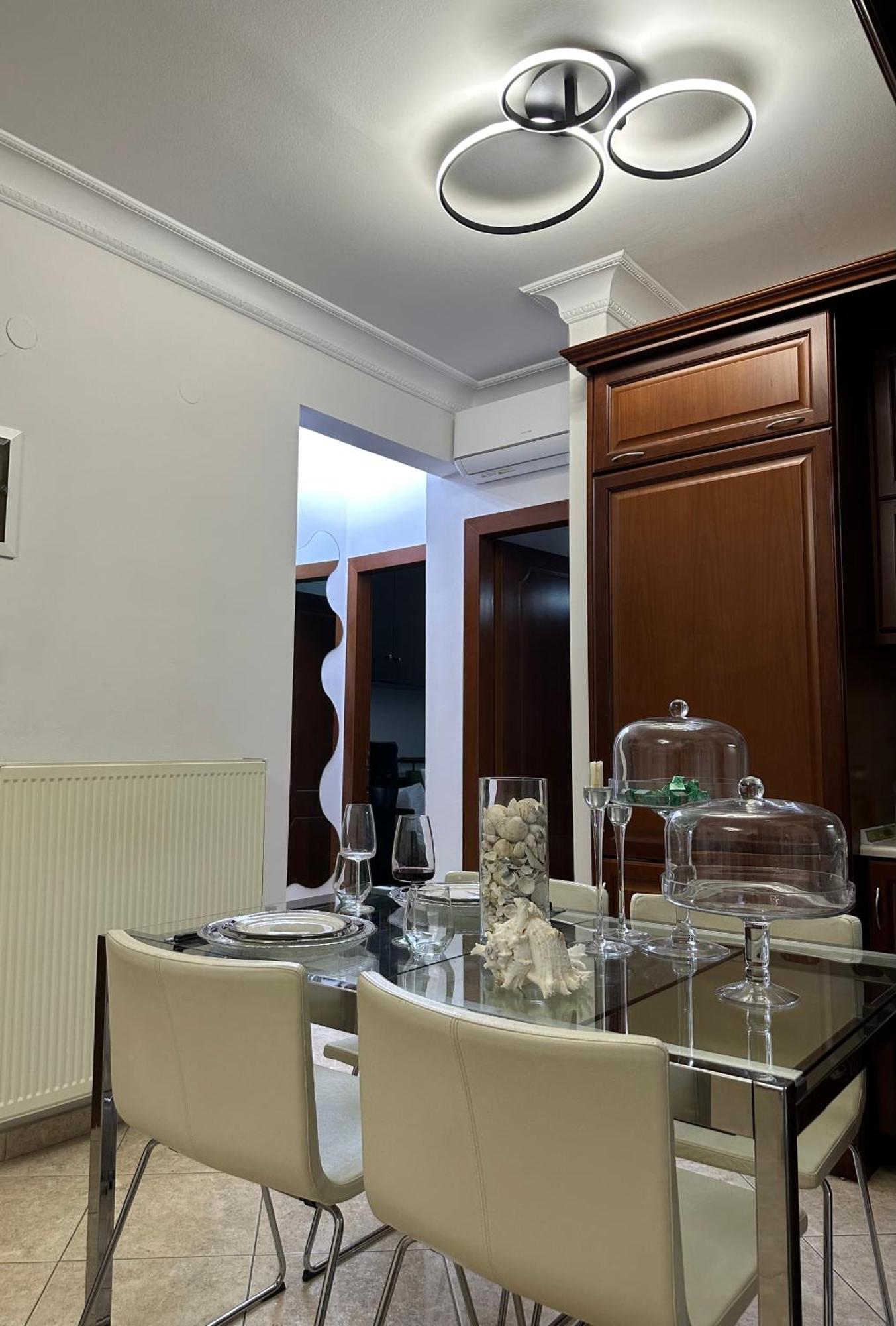 Thessaloniki, Four Seasons House * Салоники
